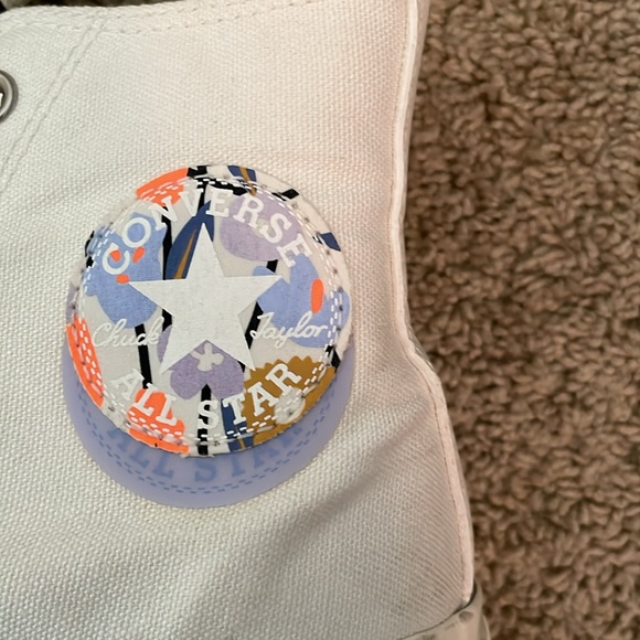 Converse Chuck Taylor platform sneakers off white with lavender soles. Women 8.5 - Picture 2 of 4